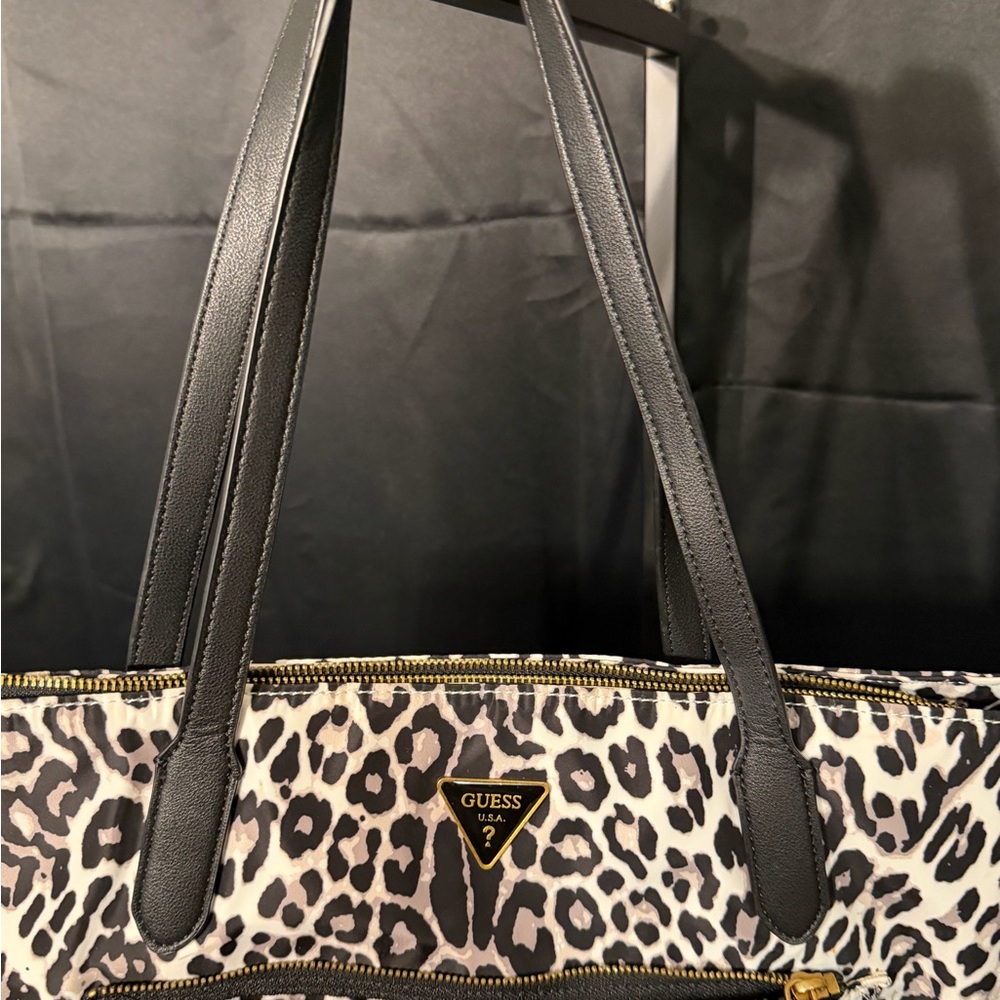 Guess U.S.A. Medium Size Leopard Print Tote Bag - Picture 4 of 7